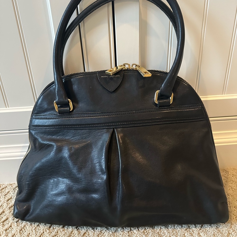 Marc Jacobs Leather Shoulder Bag in Black